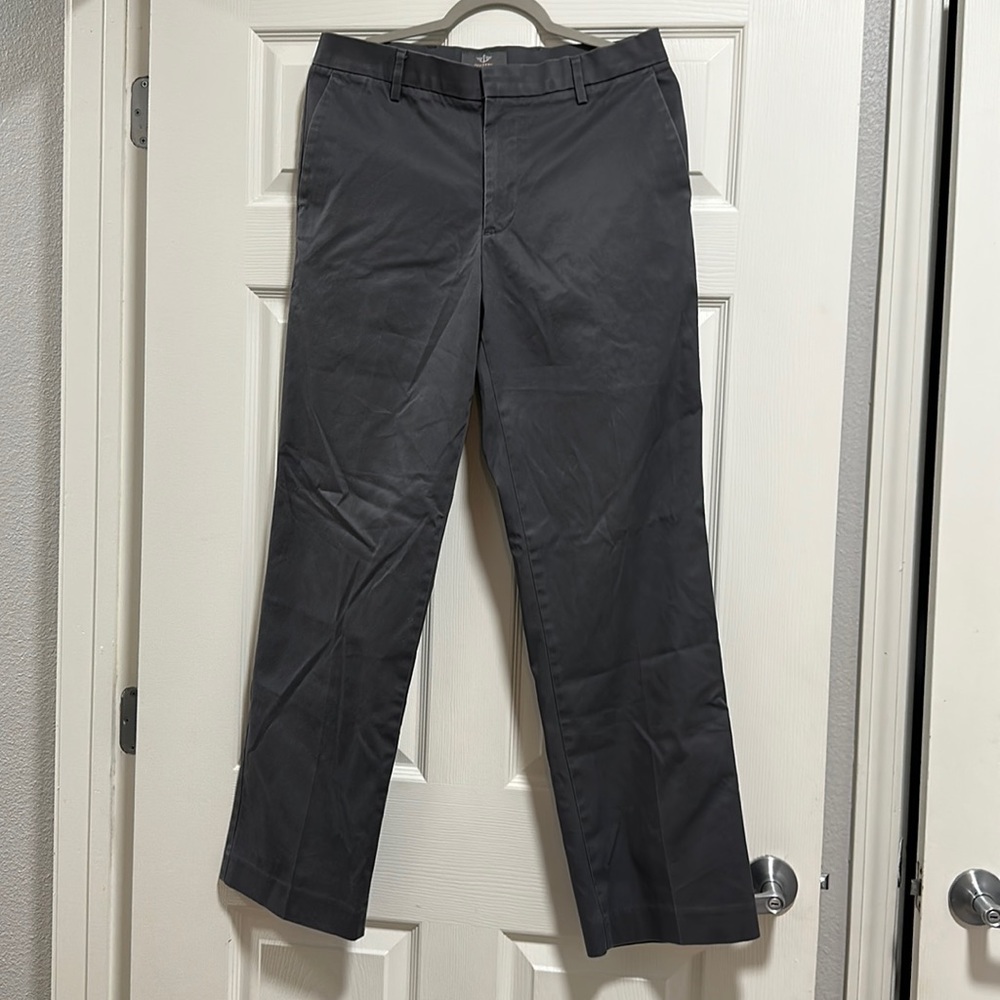 Men’s Dockers straight fit khakis size 32x32